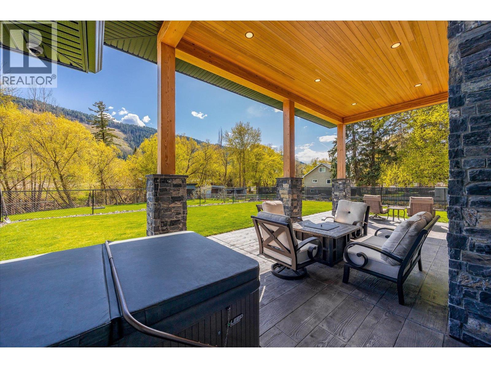 7260 Highway 6, Coldstream