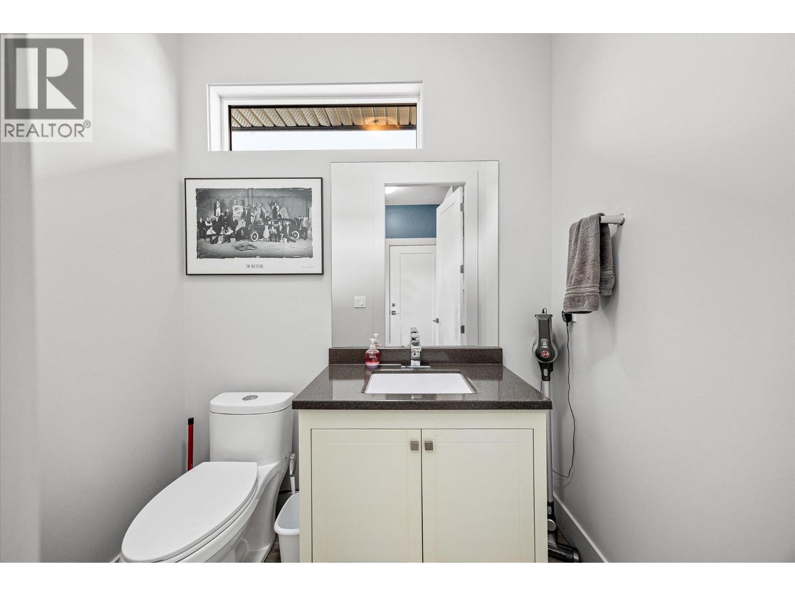 7260 Highway 6, Coldstream