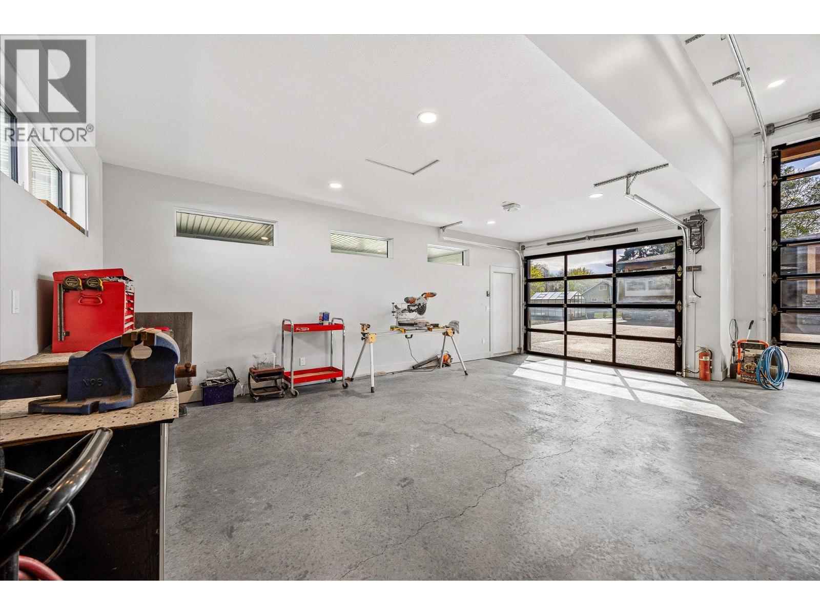 7260 Highway 6, Coldstream