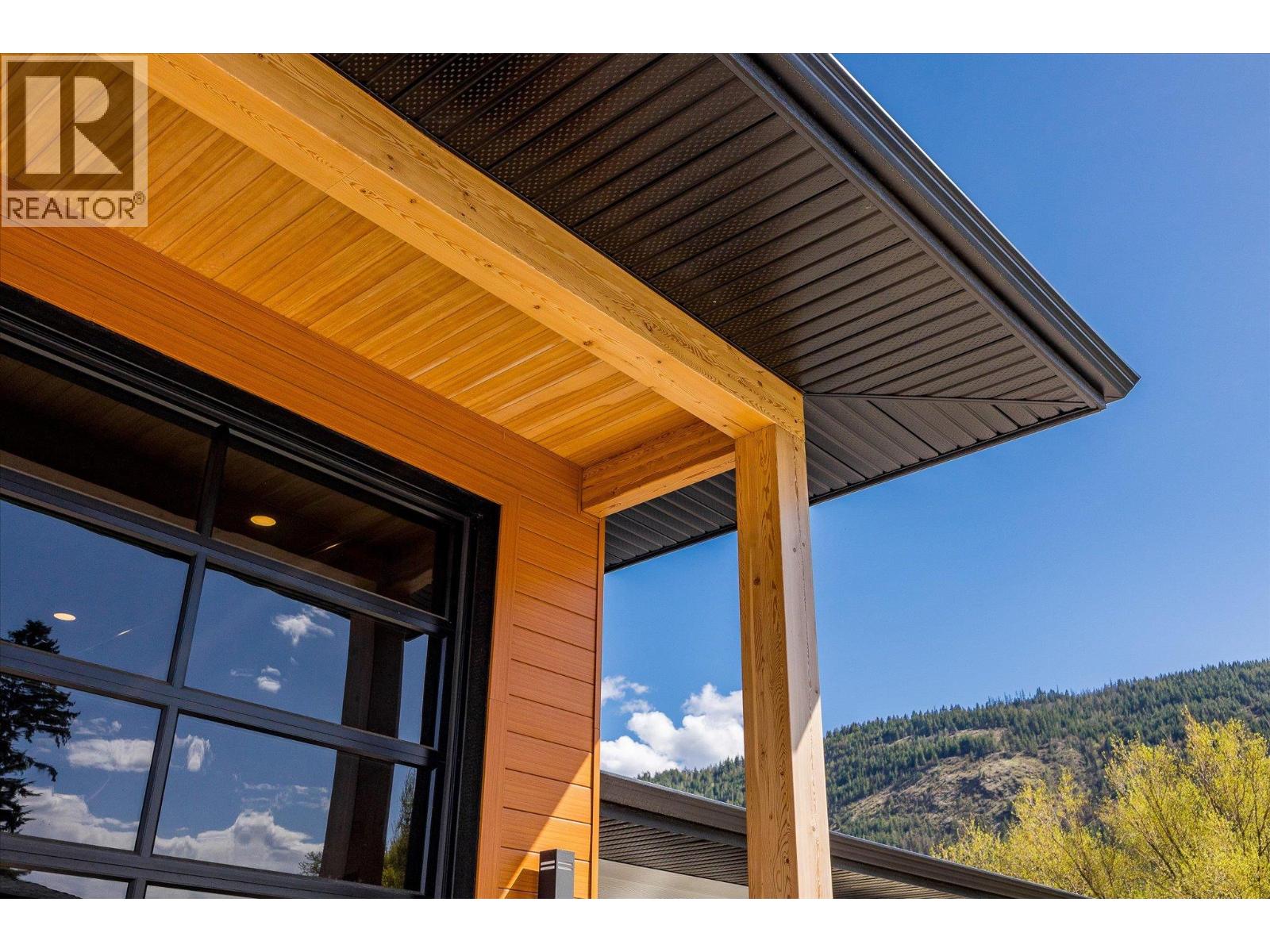 7260 Highway 6, Coldstream