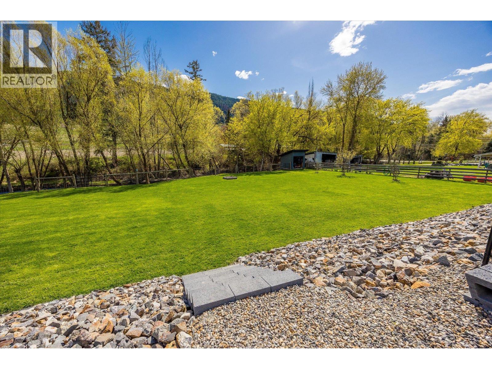 7260 Highway 6, Coldstream