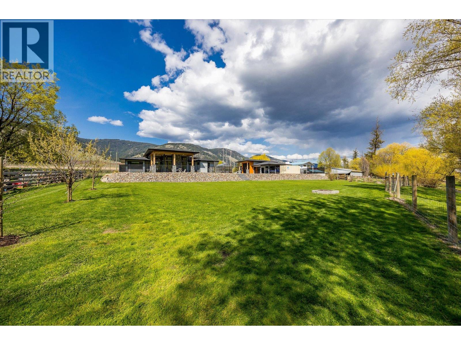 7260 Highway 6, Coldstream