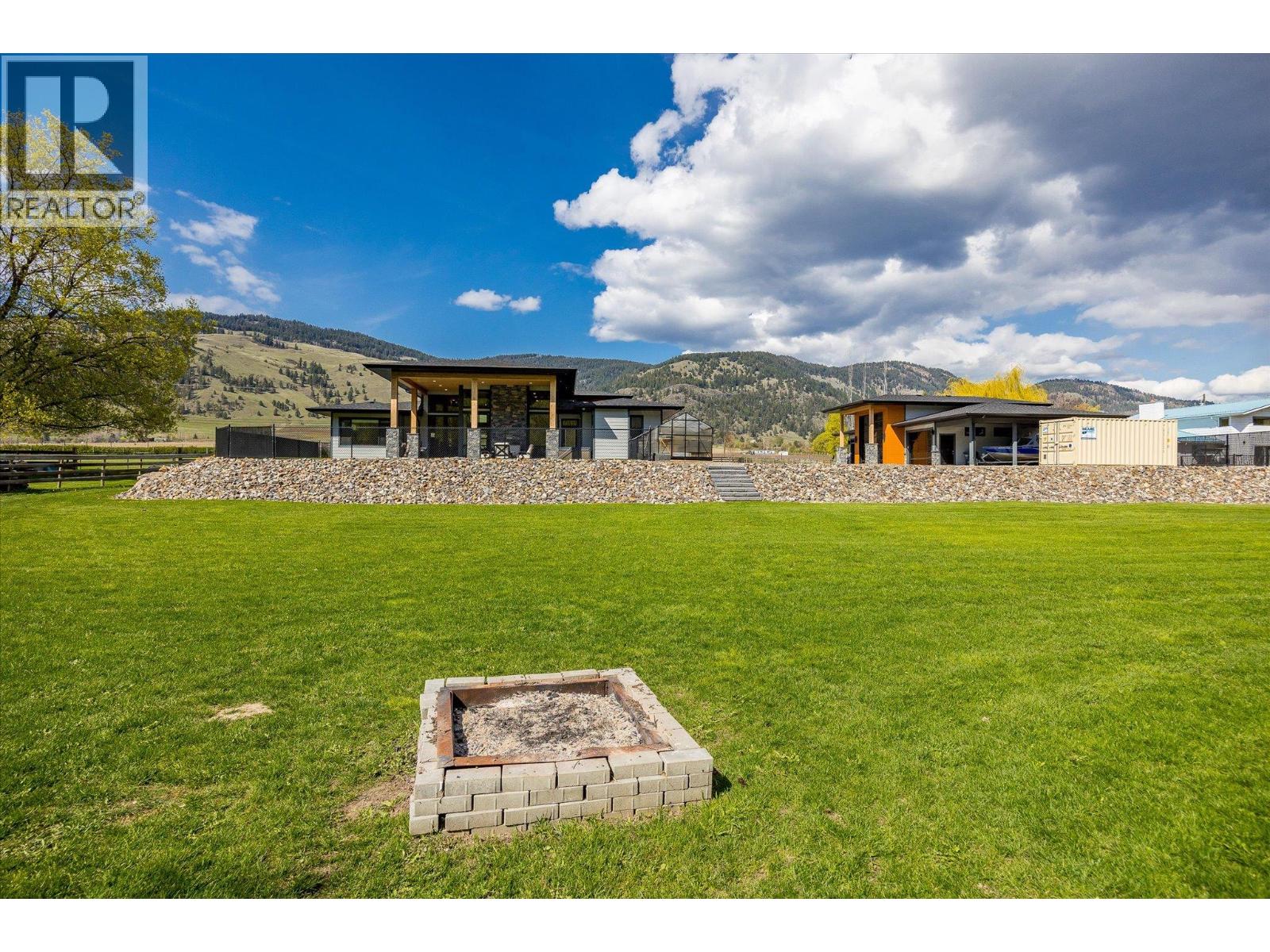 7260 Highway 6, Coldstream