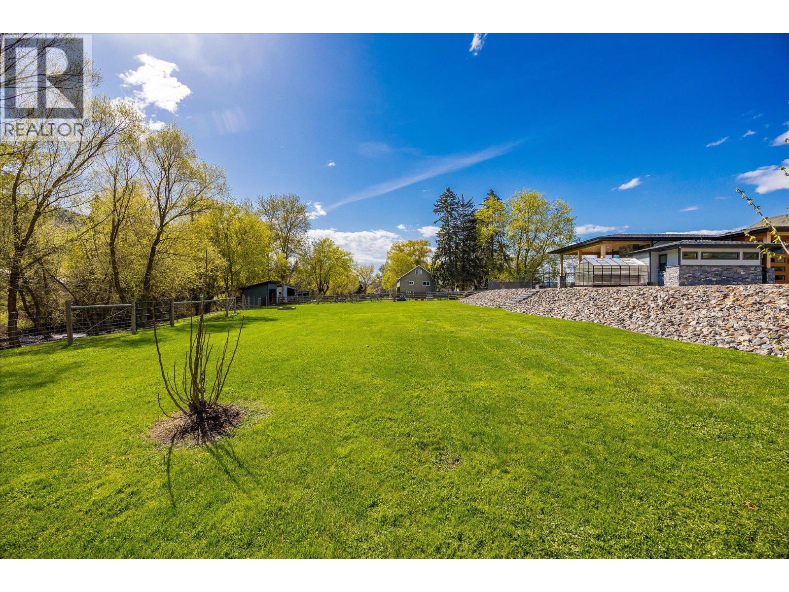 7260 Highway 6, Coldstream