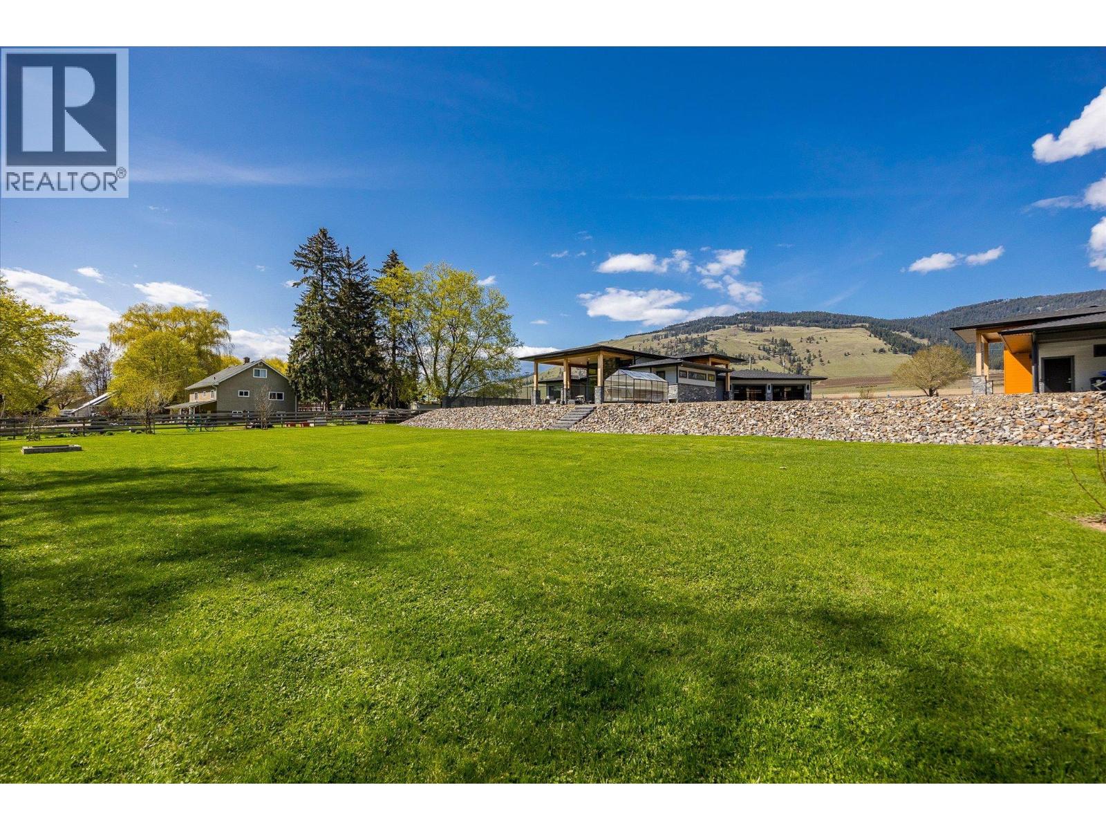 7260 Highway 6, Coldstream