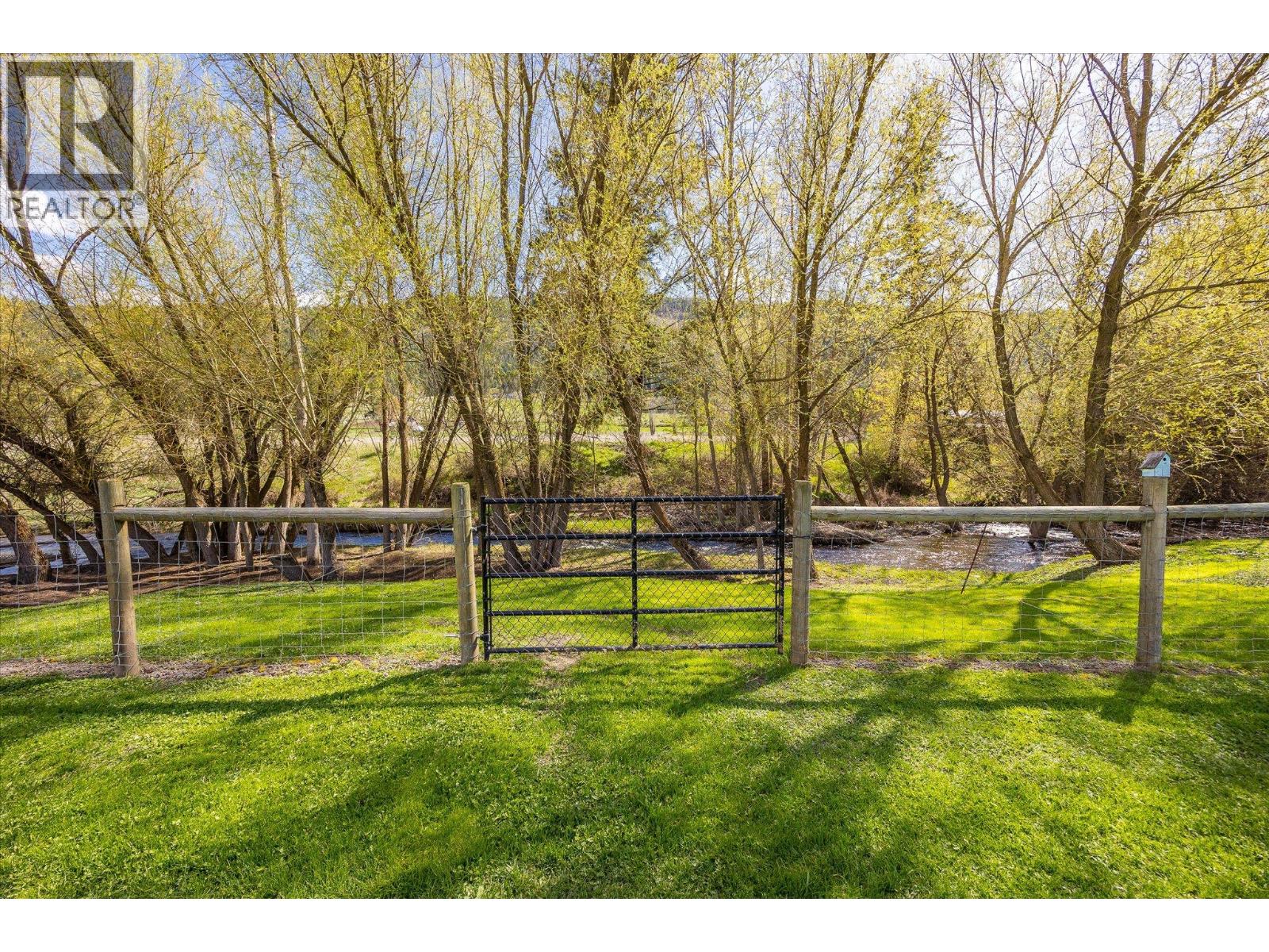 7260 Highway 6, Coldstream