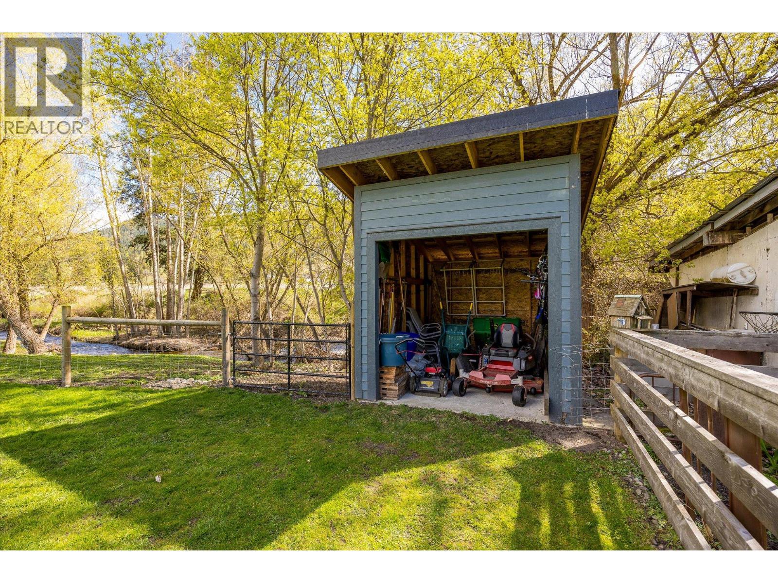 7260 Highway 6, Coldstream