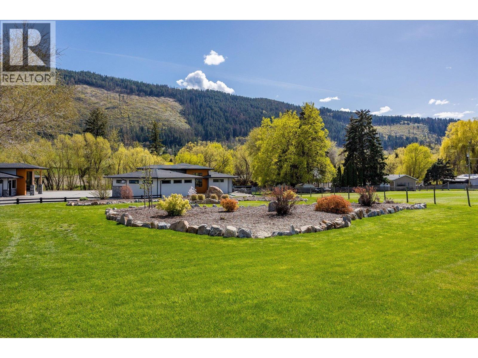 7260 Highway 6, Coldstream