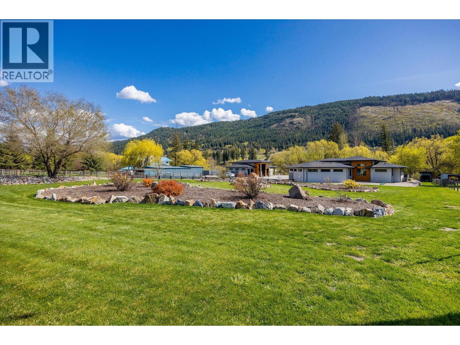 7260 Highway 6, Coldstream