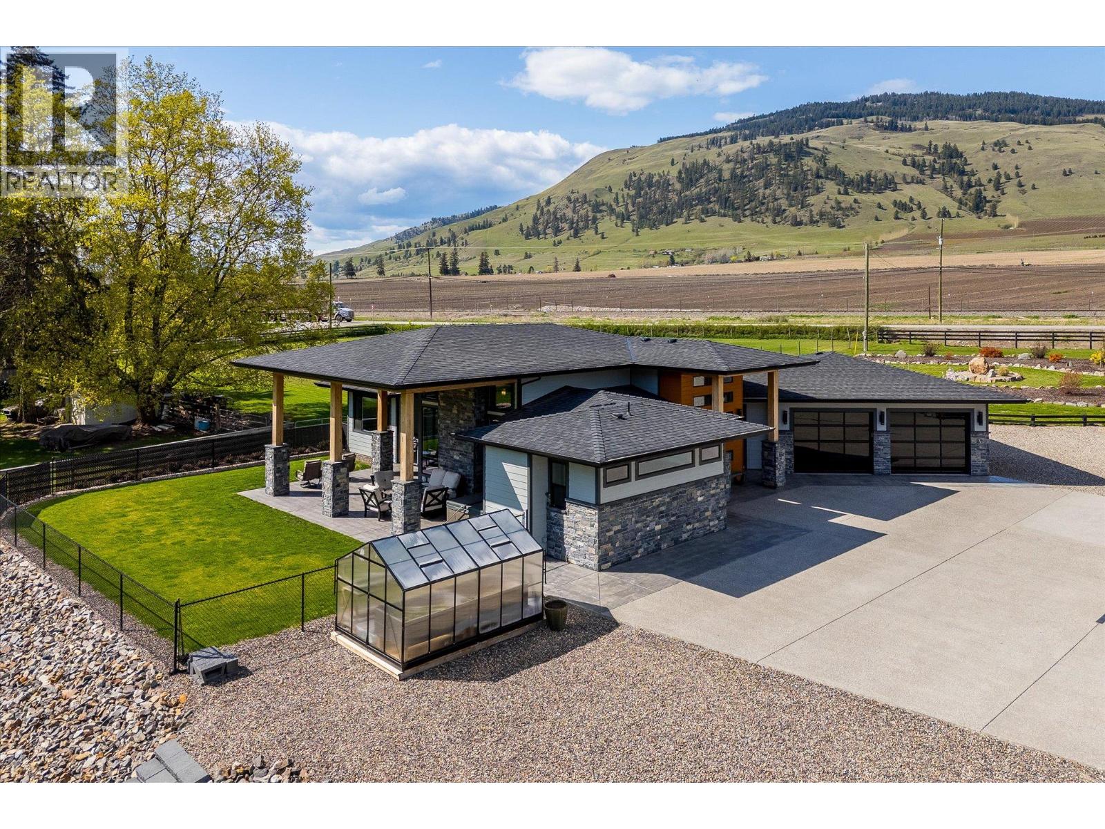 7260 Highway 6, Coldstream