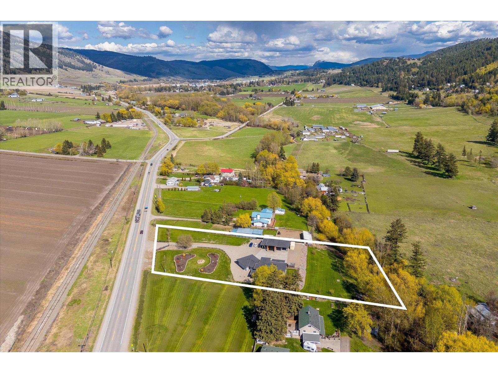 7260 Highway 6, Coldstream