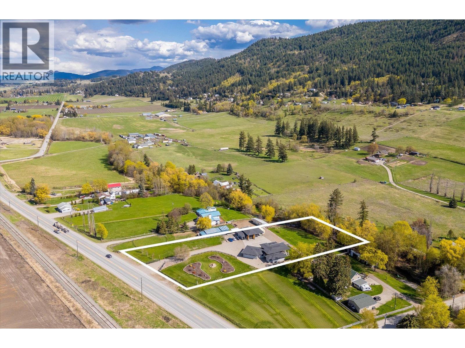 7260 Highway 6, Coldstream