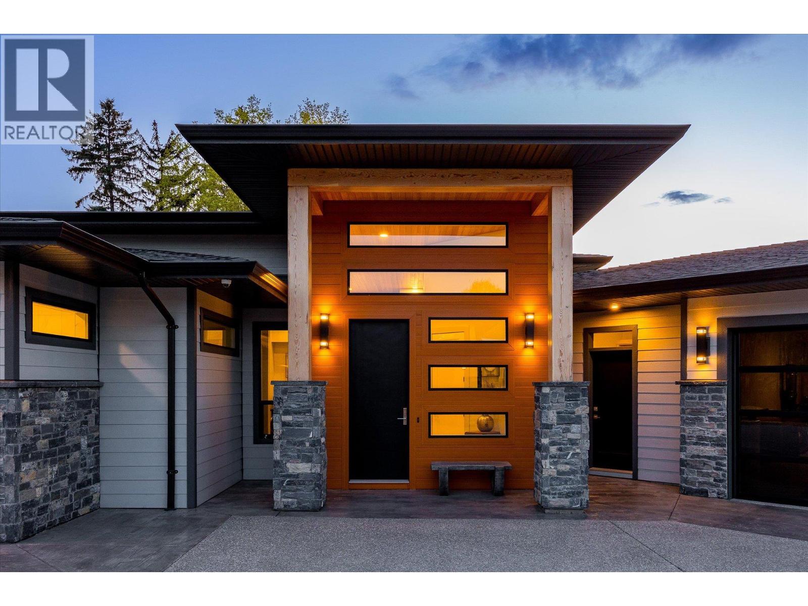 7260 Highway 6, Coldstream