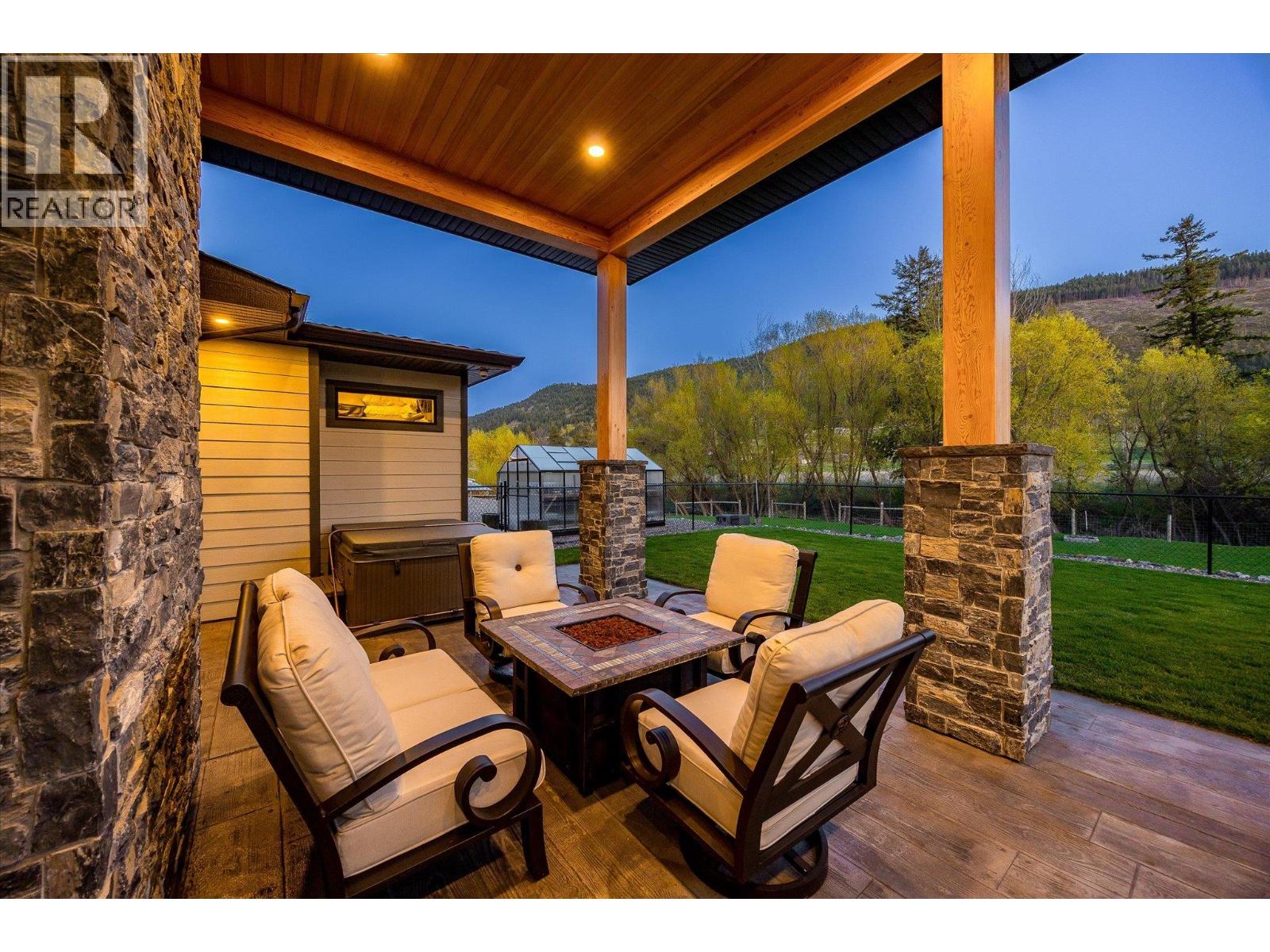 7260 Highway 6, Coldstream