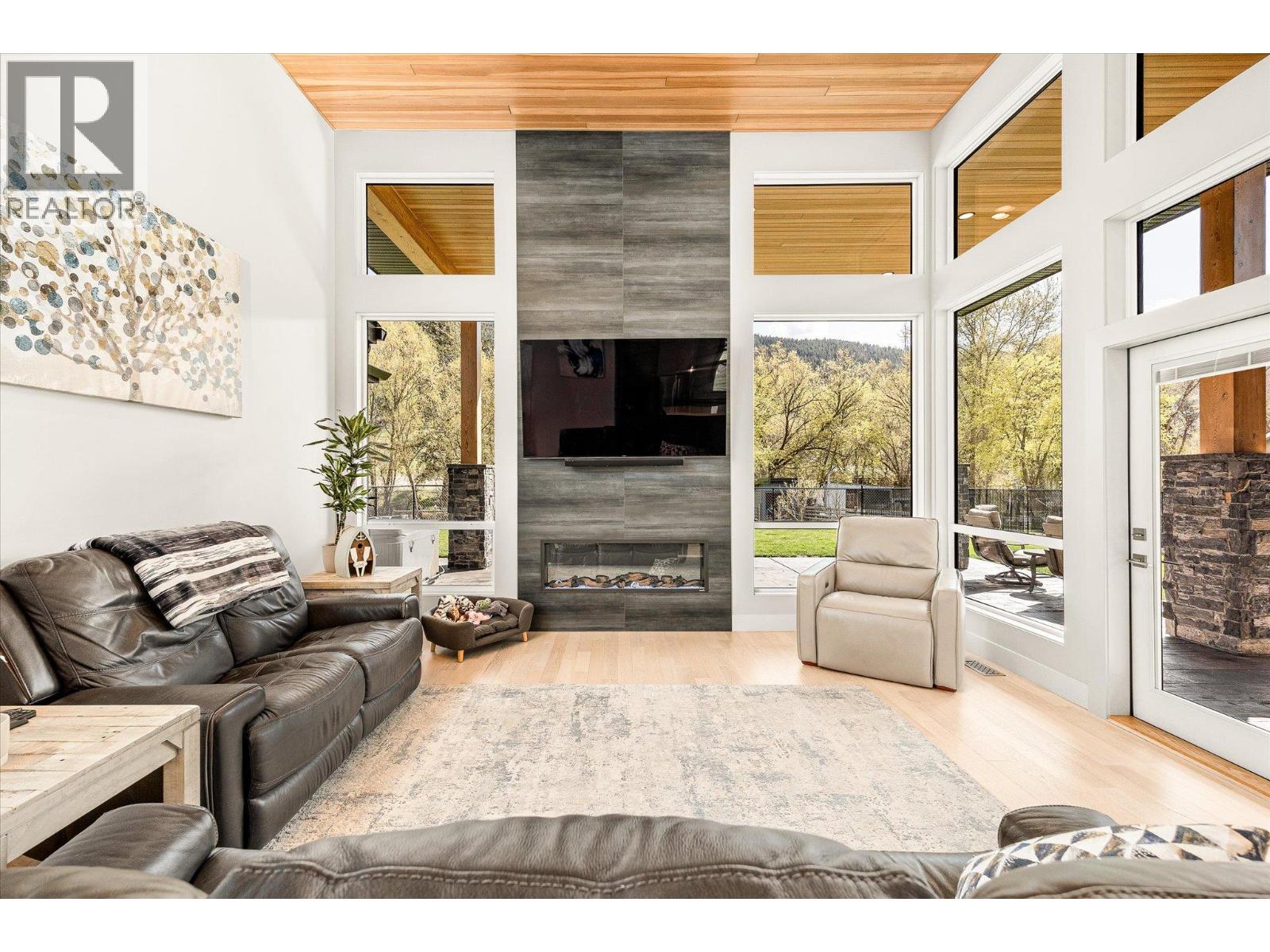 7260 Highway 6, Coldstream