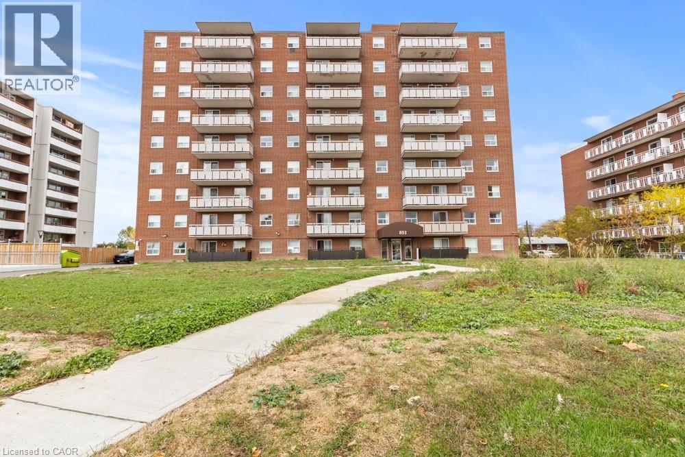 Unit 105 – 851 QUEENSTON