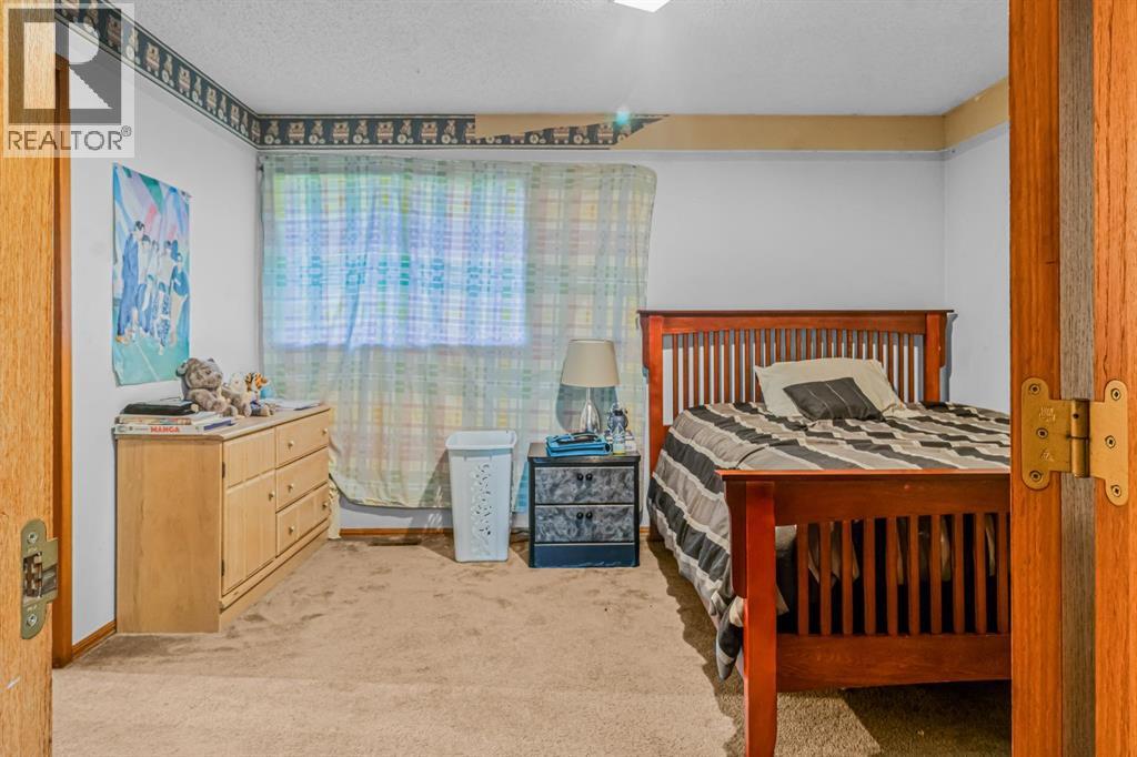Single Family House for Sale in  Silver Springs Road NW Silver Springs Calgary 