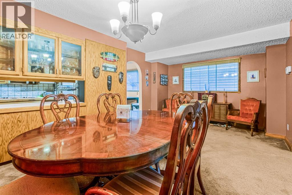 Single Family House for Sale in  Silver Springs Road NW Silver Springs Calgary 