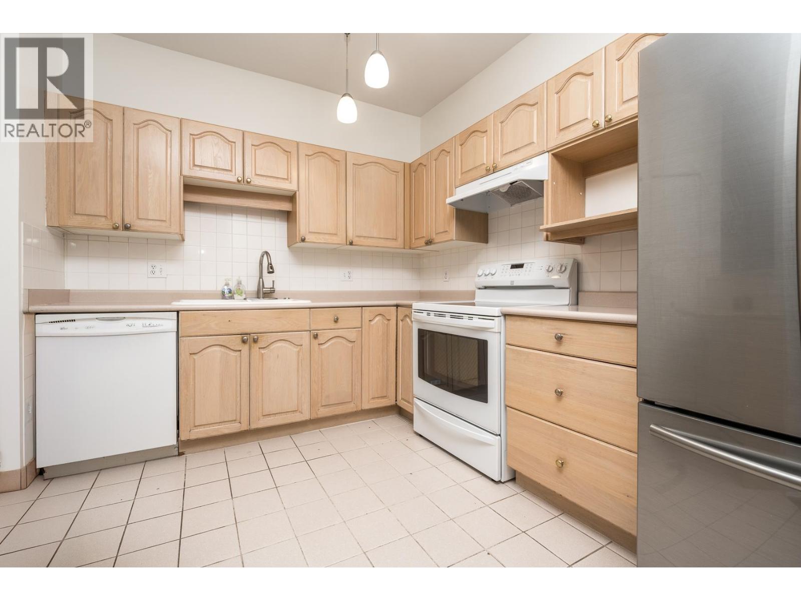 #204-1153 54A Street, Delta