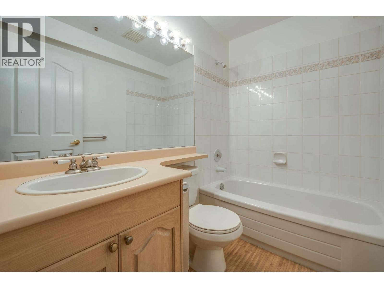 #204-1153 54A Street, Delta