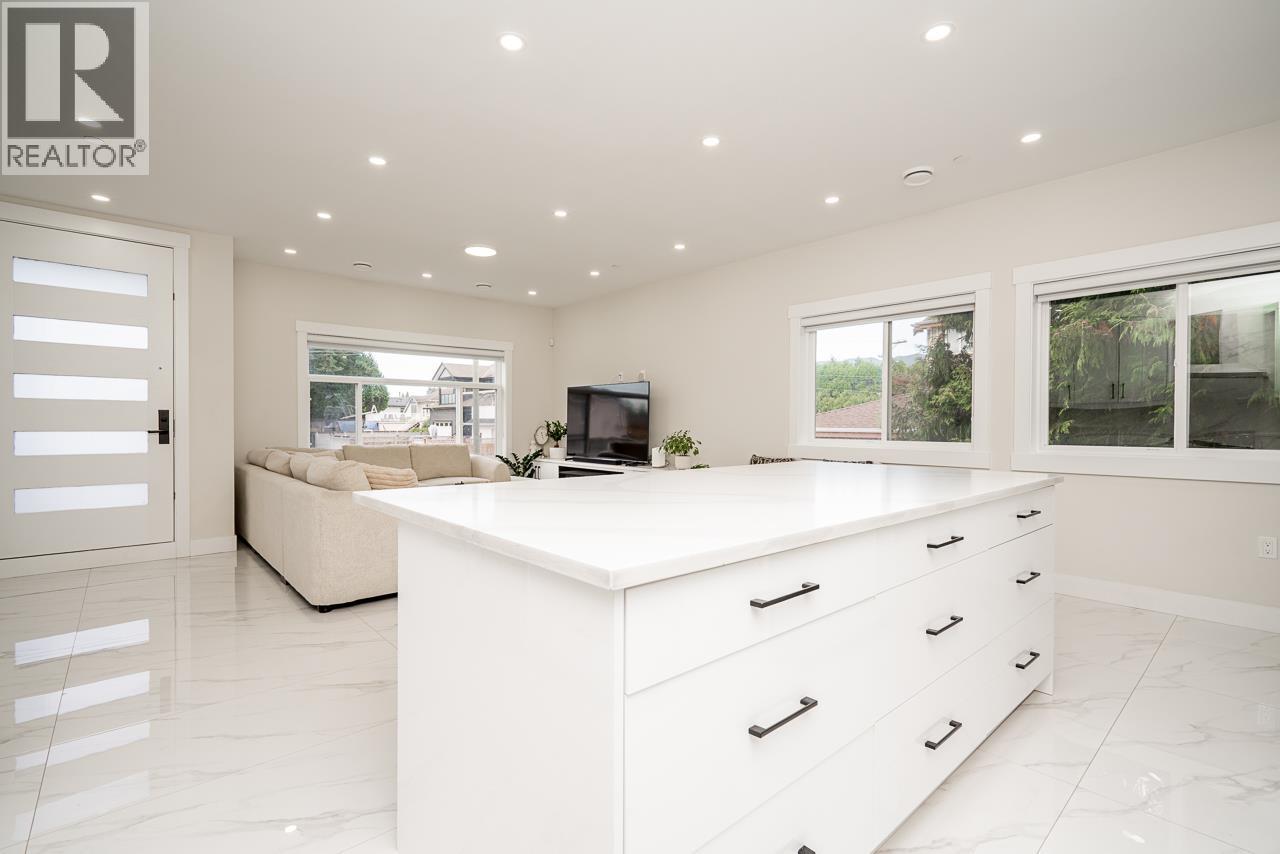 3080 OXFORD STREET, Coquitlam