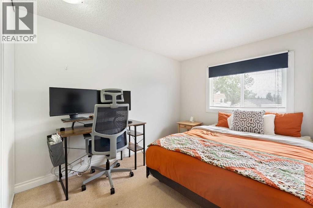 Single Family House for Sale in  Woodborough Terrace SW Woodbine Calgary 