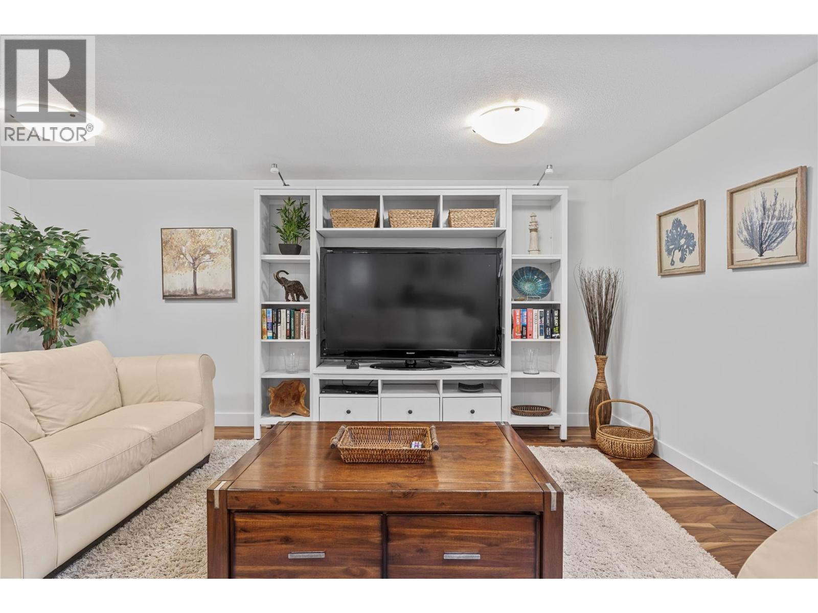 14 1581 20 Street Northeast, Salmon Arm
