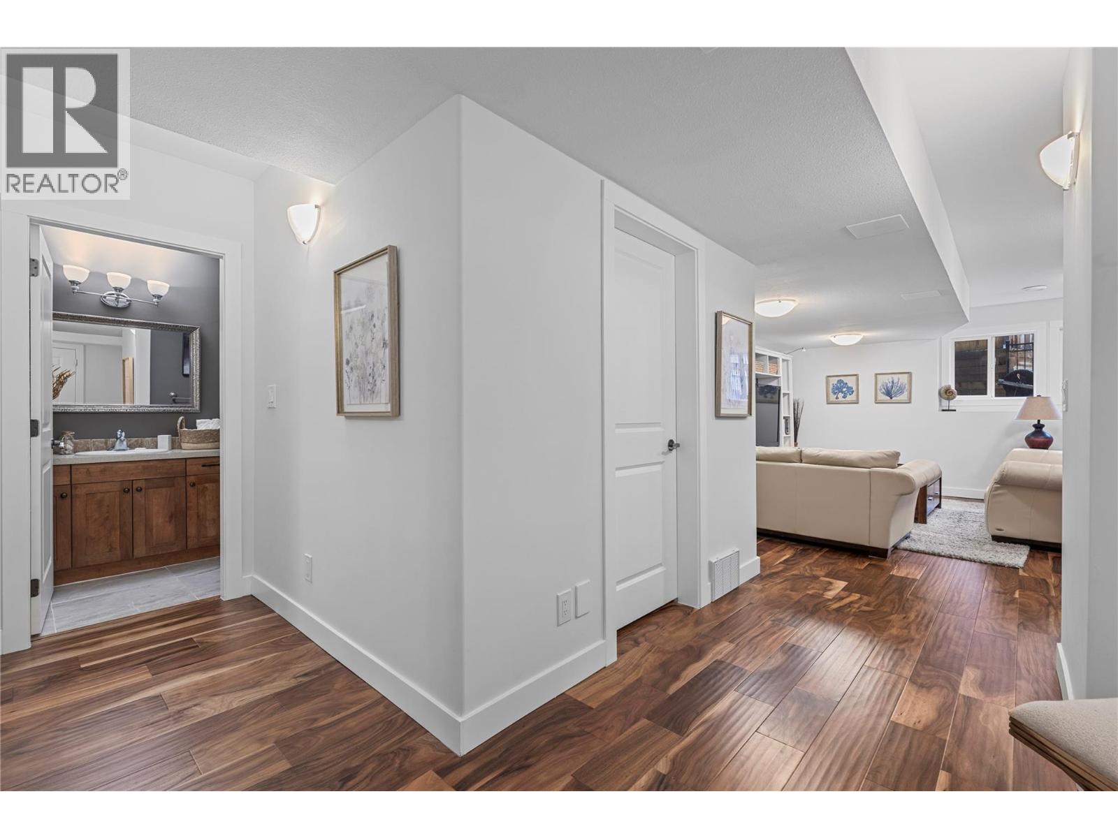 14 1581 20 Street Northeast, Salmon Arm