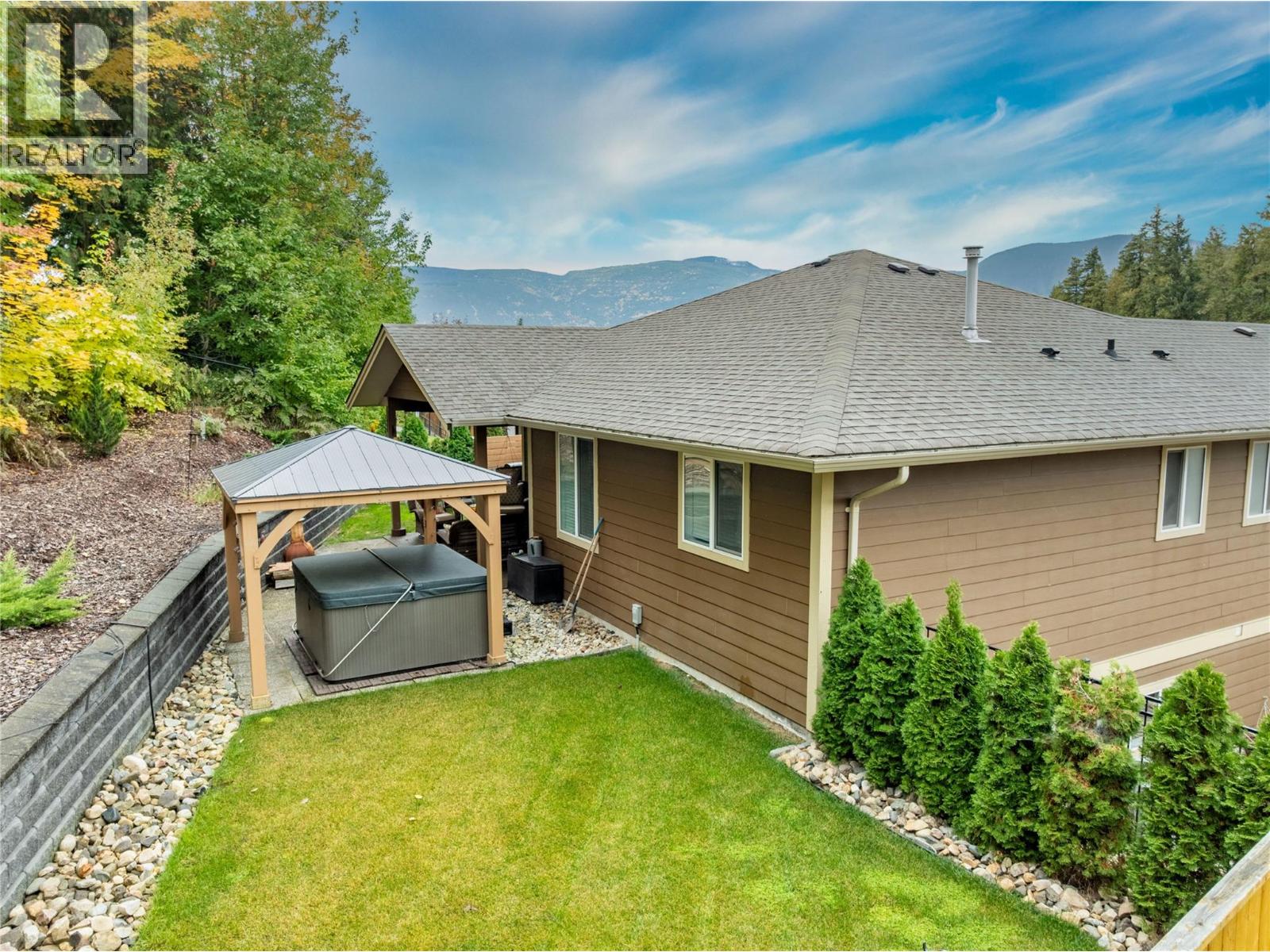 14 1581 20 Street Northeast, Salmon Arm