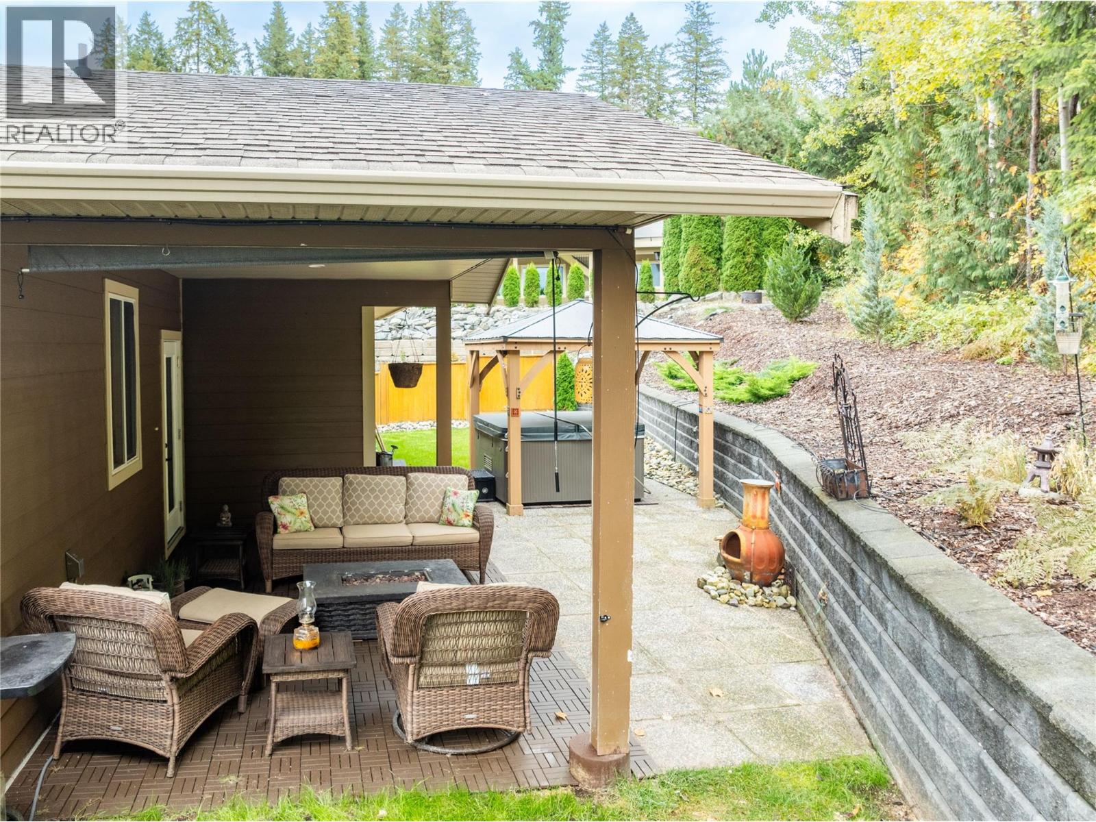14 1581 20 Street Northeast, Salmon Arm