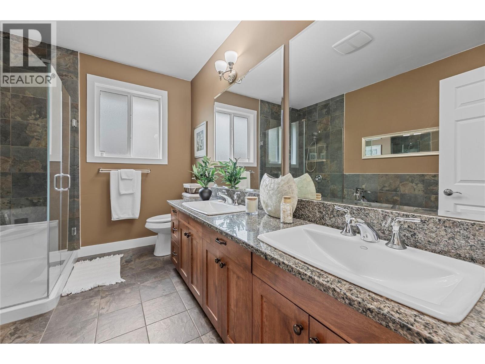 14 1581 20 Street Northeast, Salmon Arm