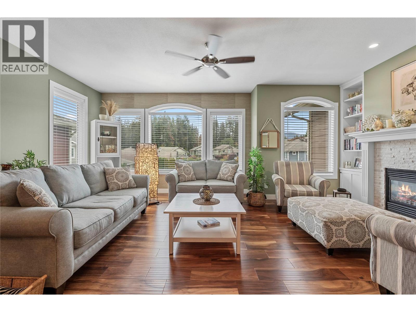 14 1581 20 Street Northeast, Salmon Arm