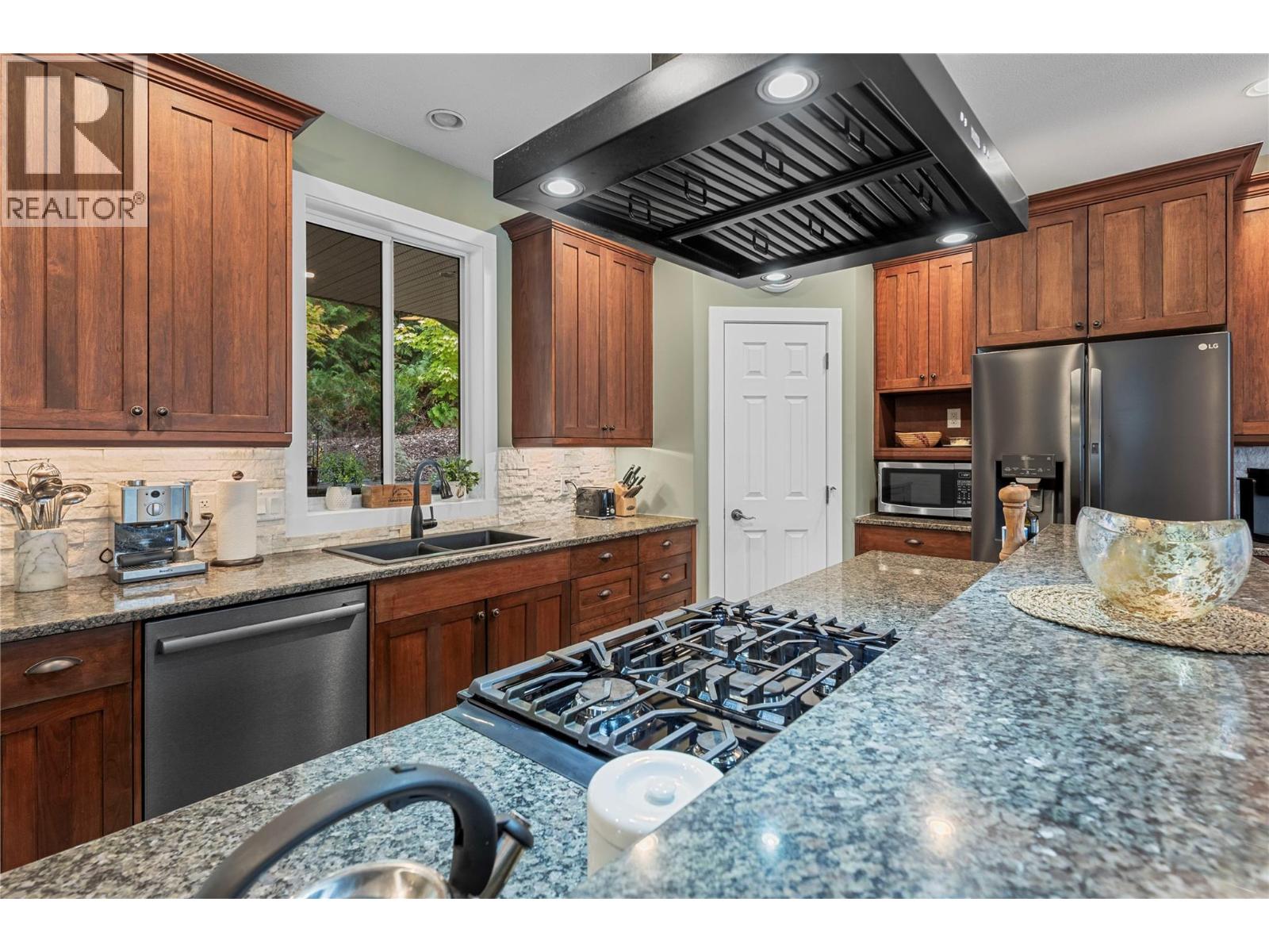 14 1581 20 Street Northeast, Salmon Arm