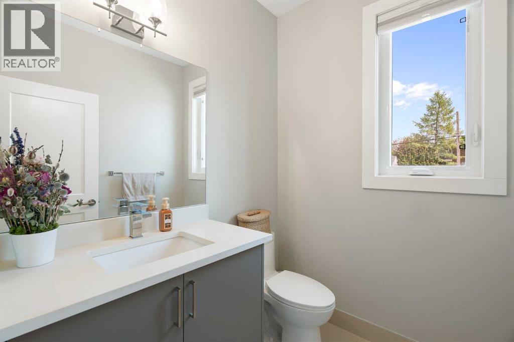 Single Family House for Sale in    Avenue NE Tuxedo Park Calgary 