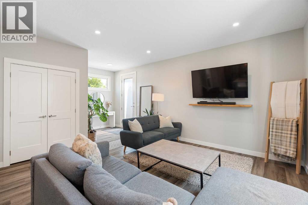 Single Family House for Sale in    Avenue NE Tuxedo Park Calgary 