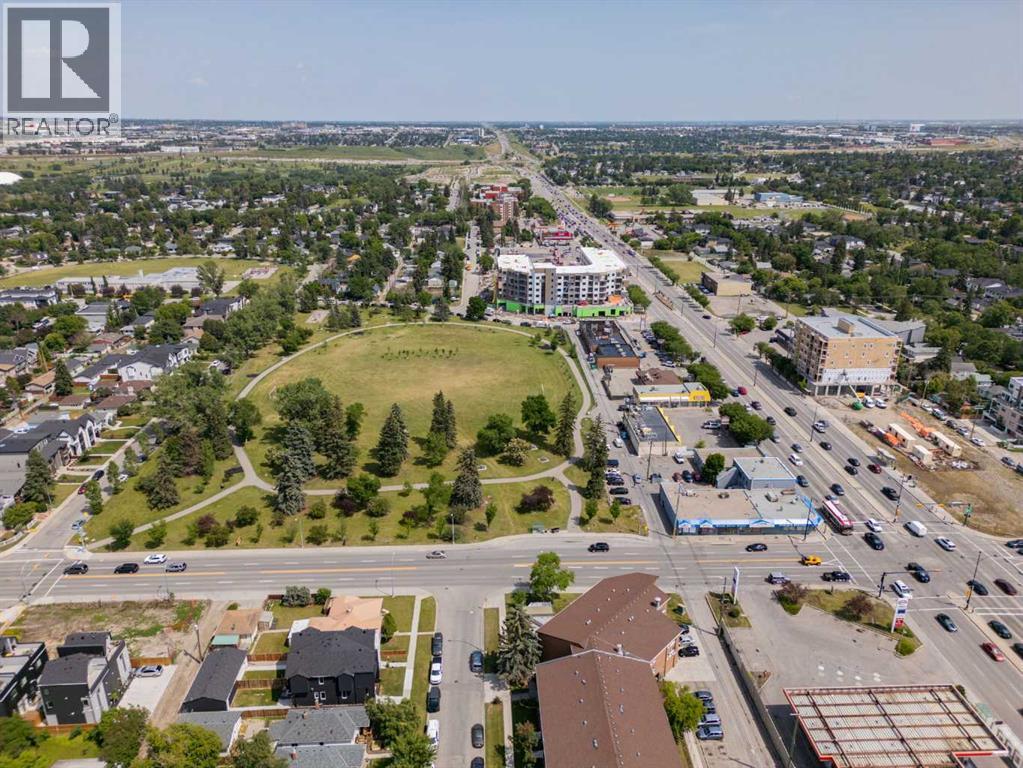 Single Family House for Sale in    Avenue NE Tuxedo Park Calgary 