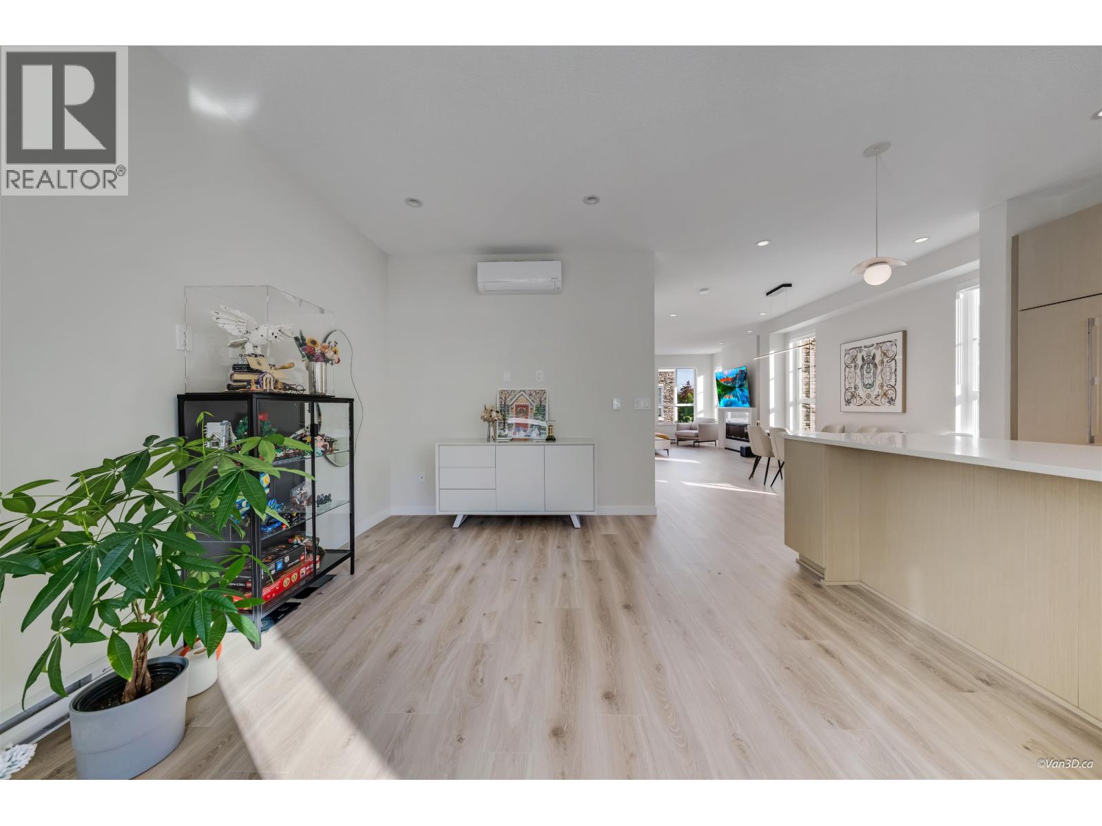 #16-5311 ADMIRAL Way, Delta