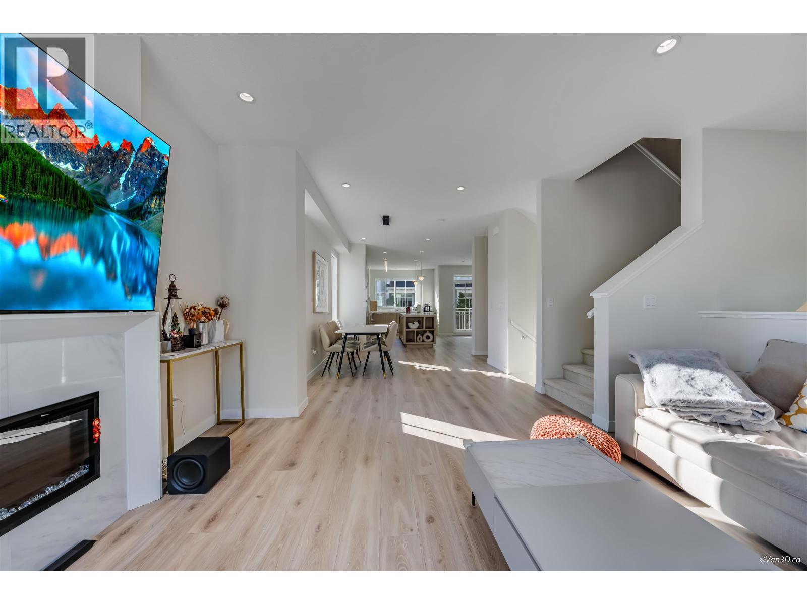 #16-5311 ADMIRAL Way, Delta