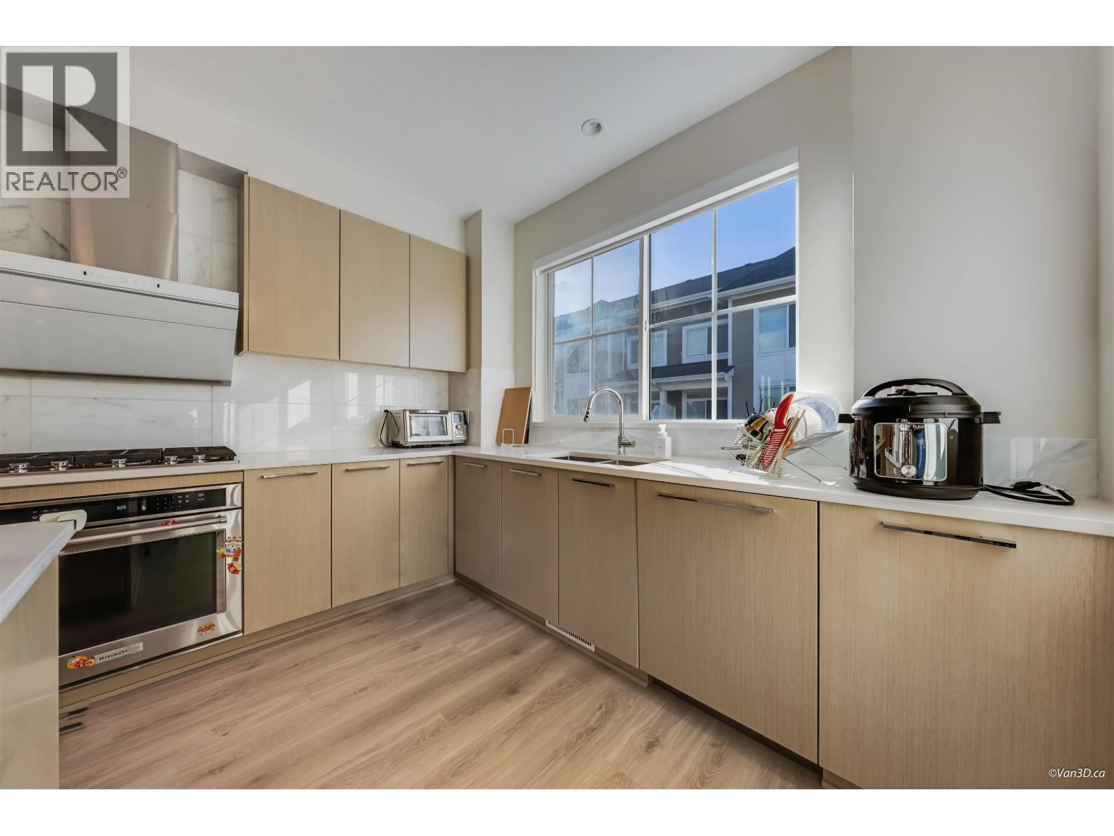 #16-5311 ADMIRAL Way, Delta