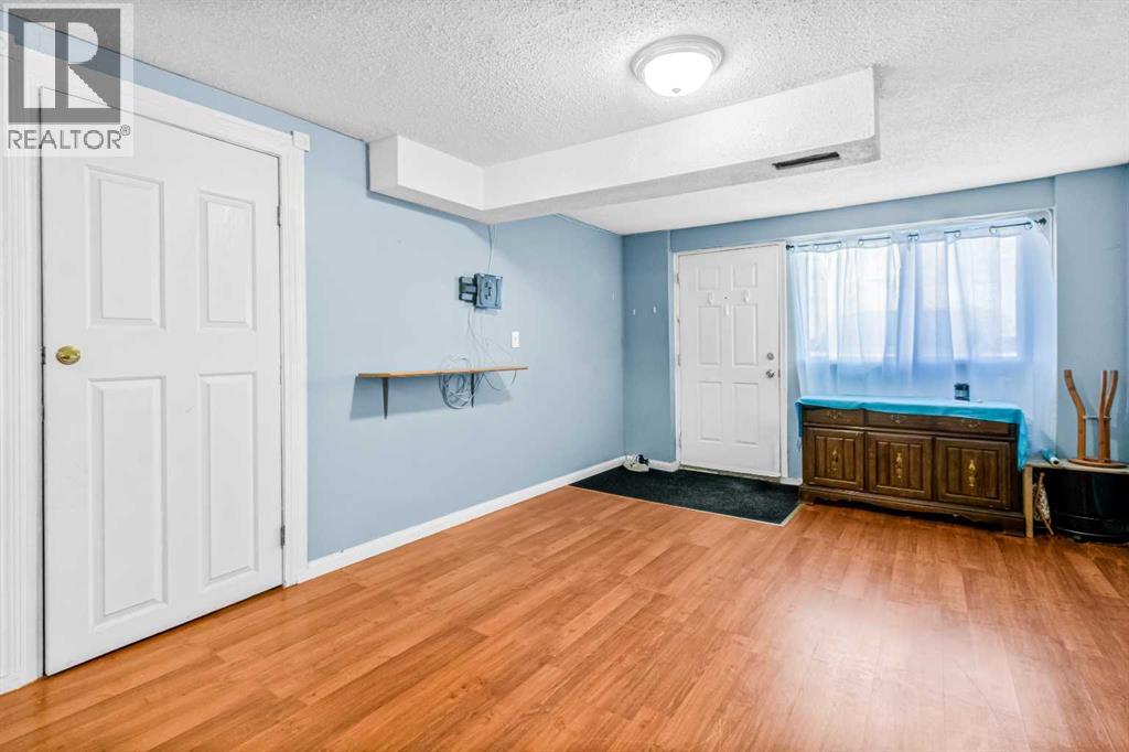 Single Family House Bi-level for Sale in  Penbrooke Drive SE Penbrooke Meadows Calgary 