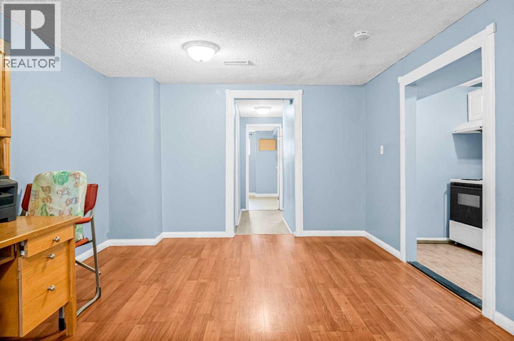 Single Family House Bi-level for Sale in  Penbrooke Drive SE Penbrooke Meadows Calgary 