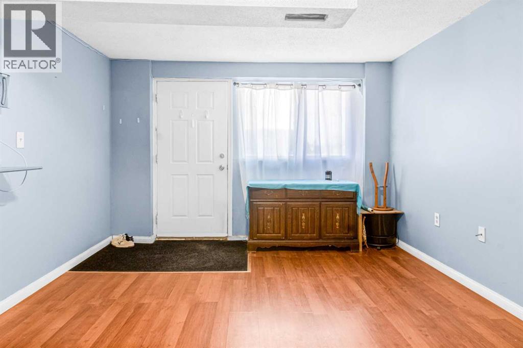 Single Family House Bi-level for Sale in  Penbrooke Drive SE Penbrooke Meadows Calgary 