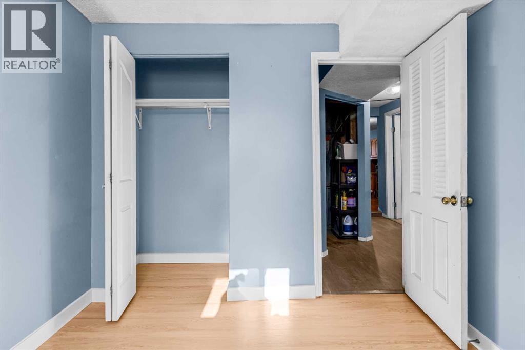 Single Family House Bi-level for Sale in  Penbrooke Drive SE Penbrooke Meadows Calgary 