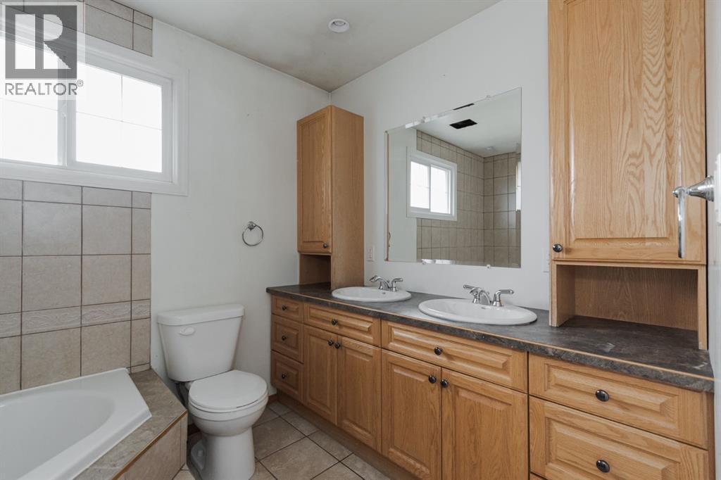 114 Highfield Street, Fort McMurray