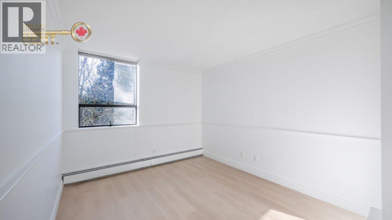 302 1737 DUCHESS AVENUE, West Vancouver