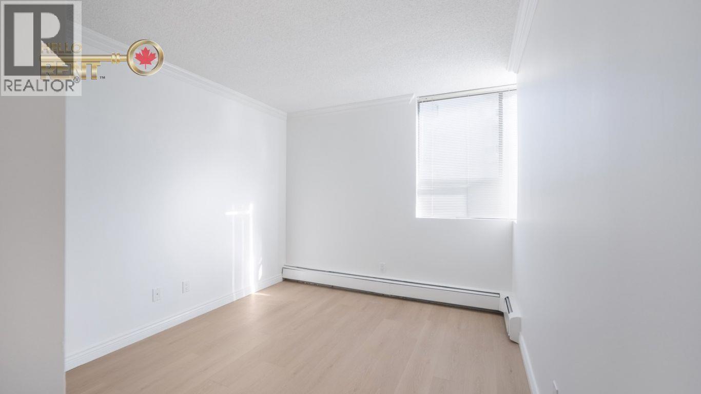 302 1737 DUCHESS AVENUE, West Vancouver