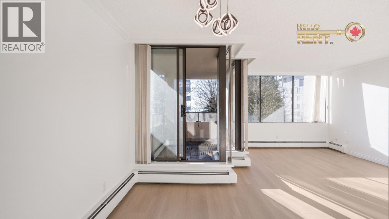 302 1737 DUCHESS AVENUE, West Vancouver