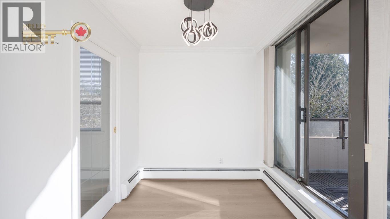 302 1737 DUCHESS AVENUE, West Vancouver