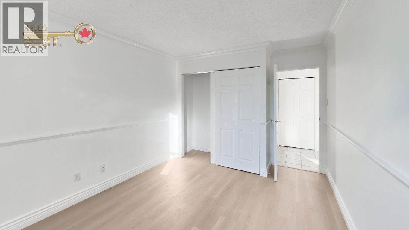 302 1737 DUCHESS AVENUE, West Vancouver
