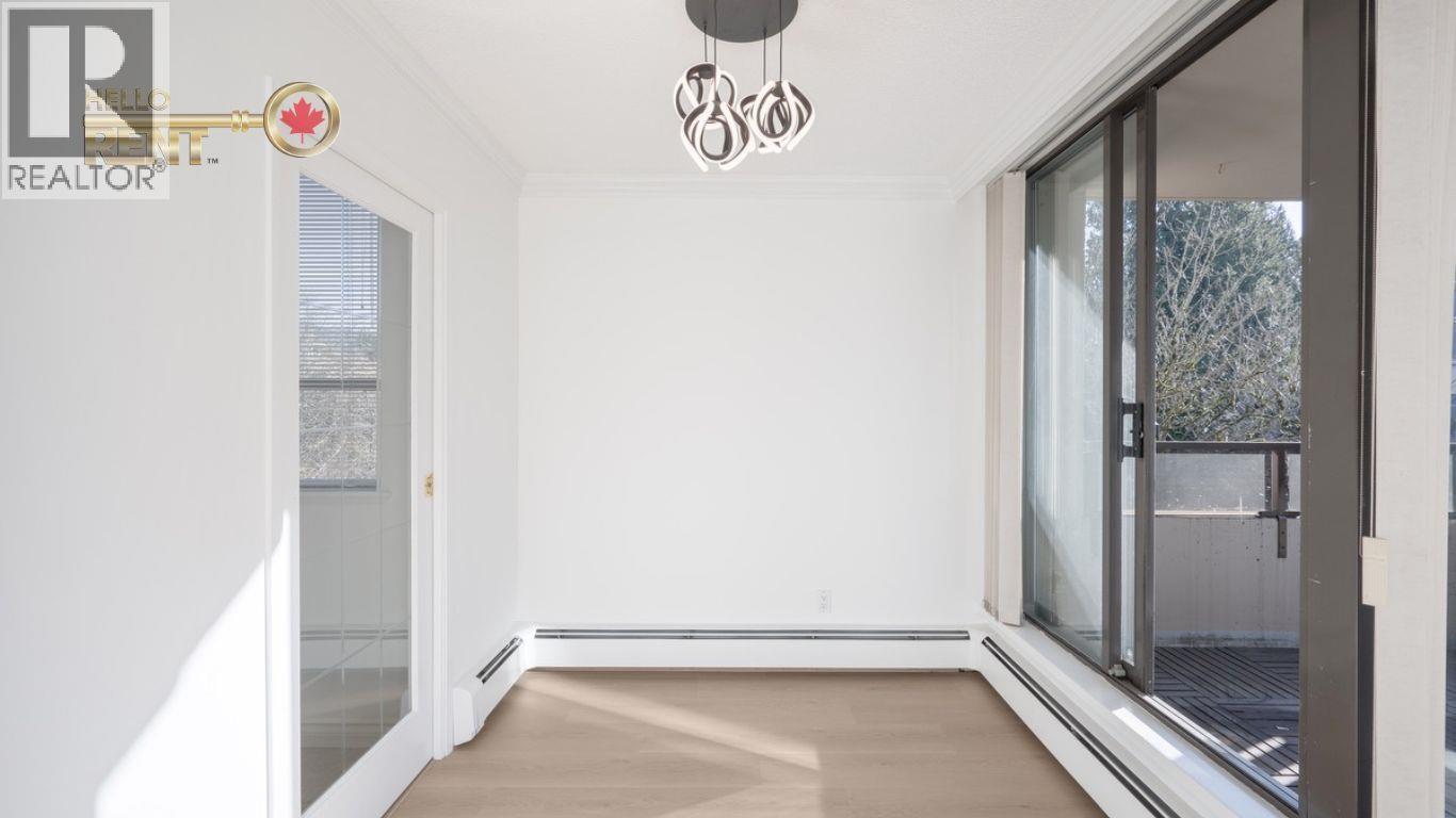 302 1737 DUCHESS AVENUE, West Vancouver